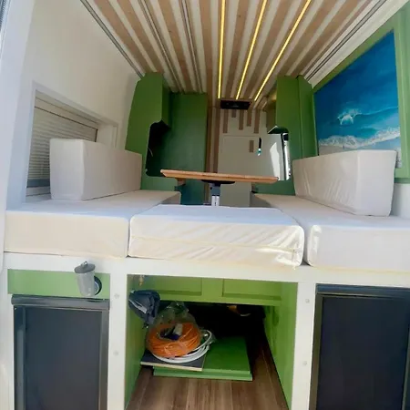 Alvanture Luxury Campervan The Mother Lägenhet