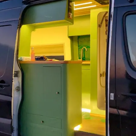 Alvanture Luxury Campervan The Mother تيرانا